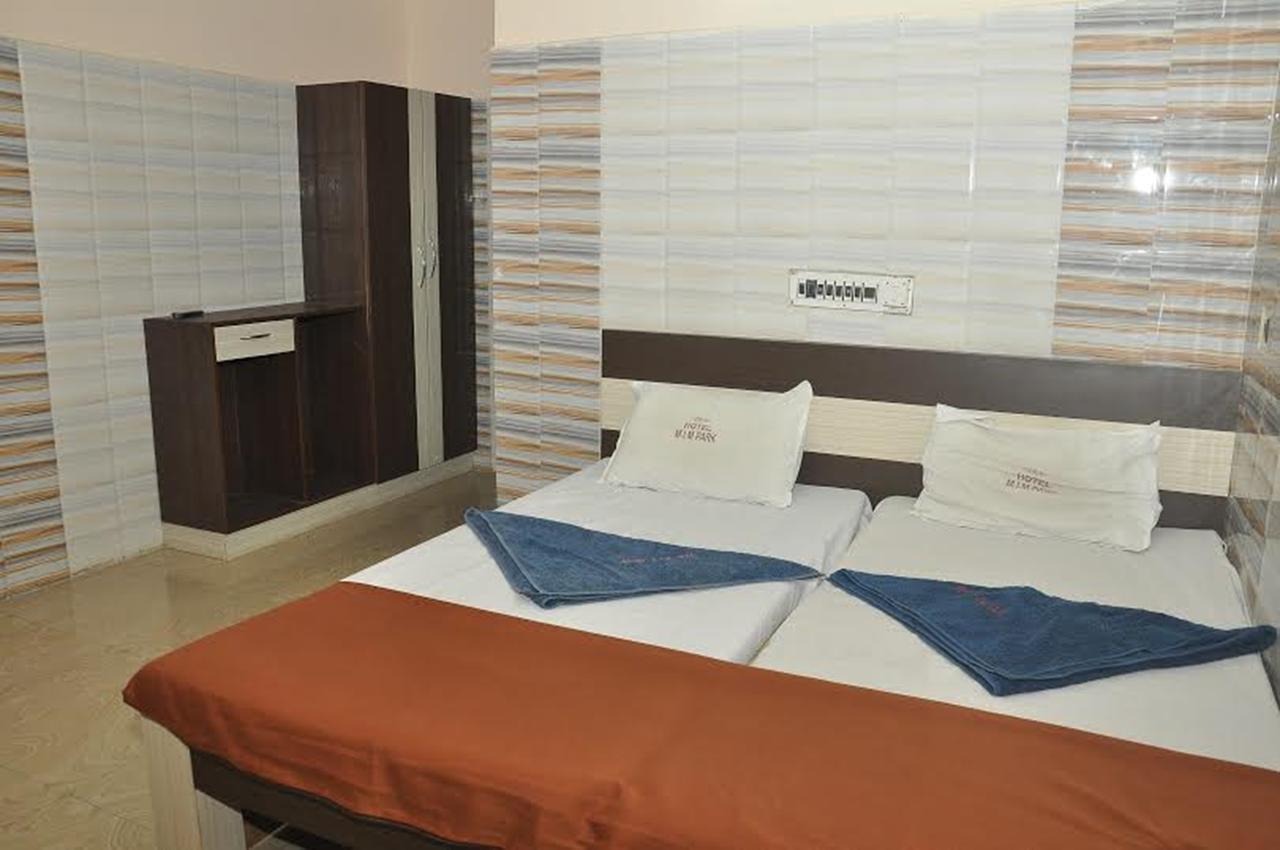 Hotel Mim Park Кумбаконам Екстериор снимка